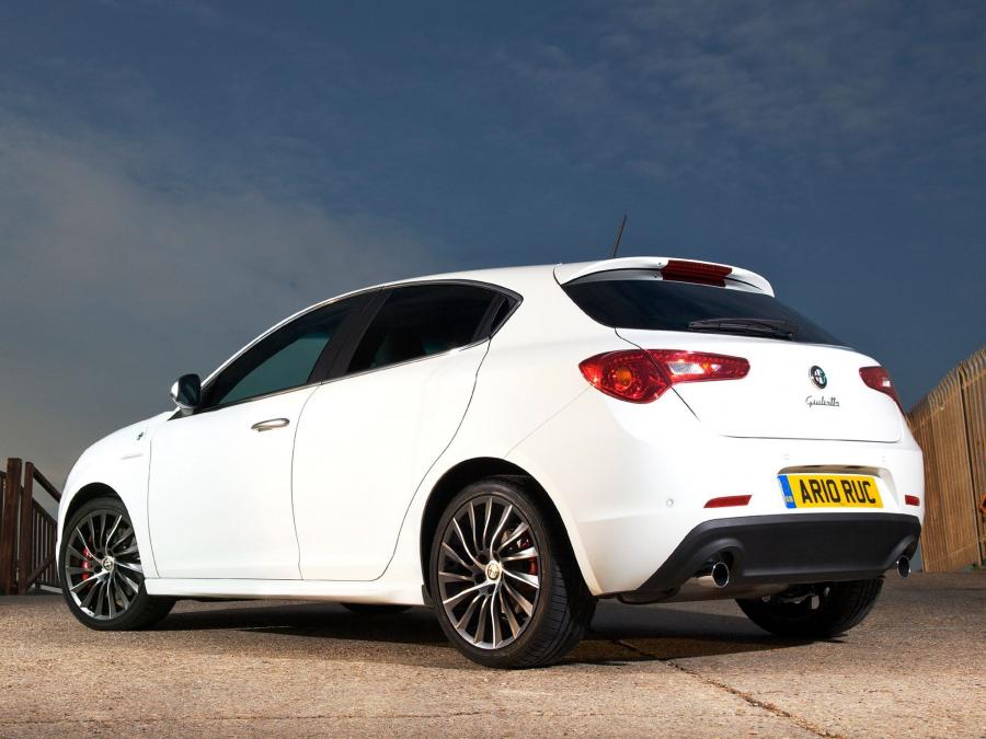  Alfa Romeo Giulietta 2010 года  (UK) (фото 53 из 67)